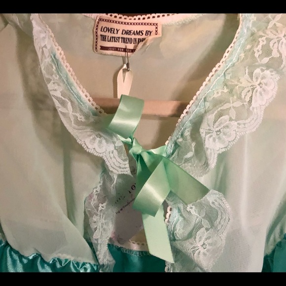 Mint Green Satin Set with Lace Detail - Picture 3 of 4